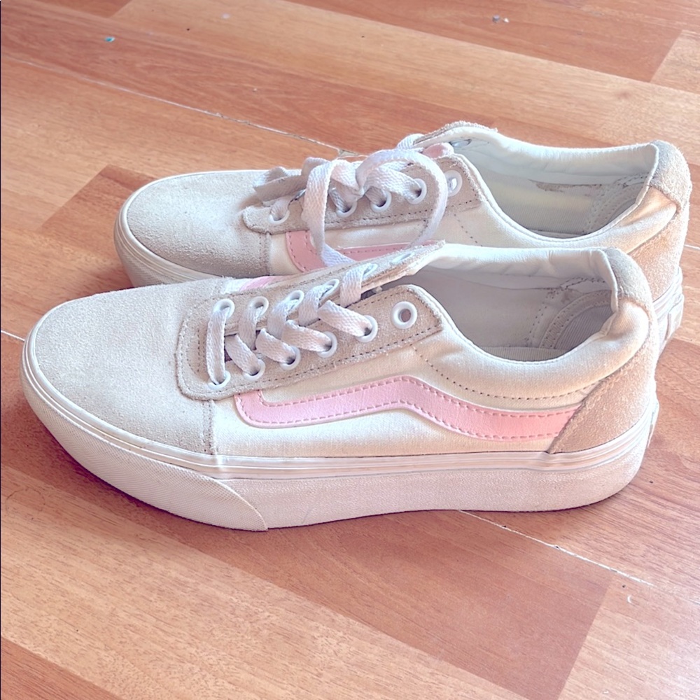 Vans Ward Women's Size 6.5 Platform Cream & Pink Sneakers. Excellent condition!